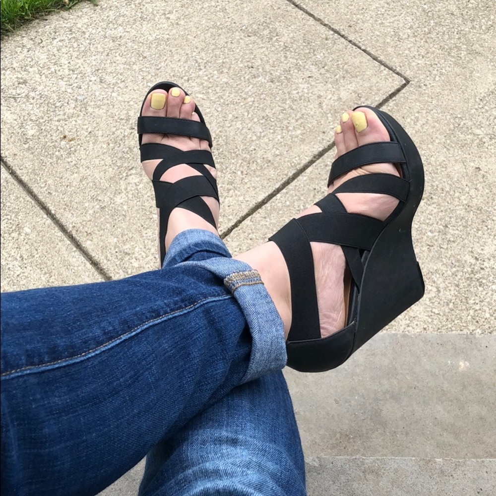 Chinese Laundry wedges